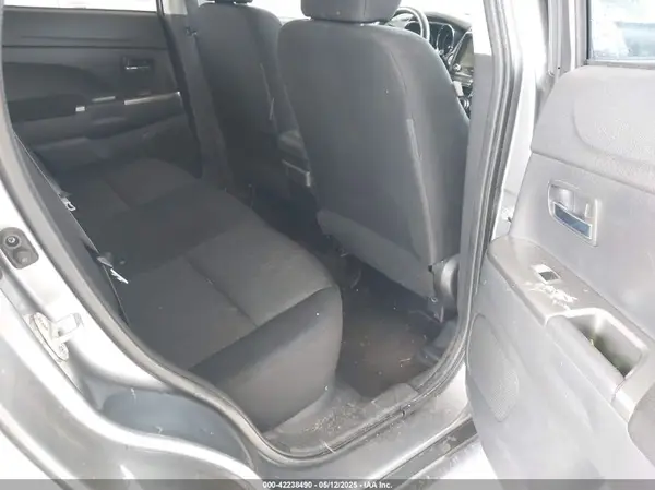JA4ARUAU0MU024052 2021 MITSUBISHI OUTLANDER - Image 8