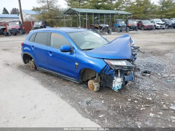 JA4ARUAU0MU031146 2021 MITSUBISHI OUTLANDER - Image 1