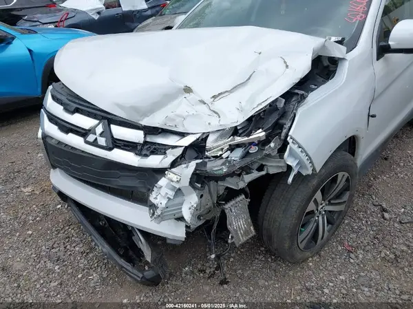 JA4ARUAU0NU001713 2022 MITSUBISHI OUTLANDER - Image 2