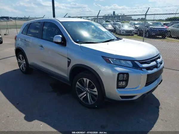 JA4ARUAU0NU006670 2022 MITSUBISHI OUTLANDER - Image 1