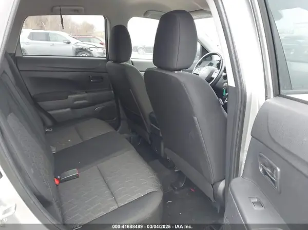 JA4ARUAU0NU011870 2022 MITSUBISHI OUTLANDER - Image 8