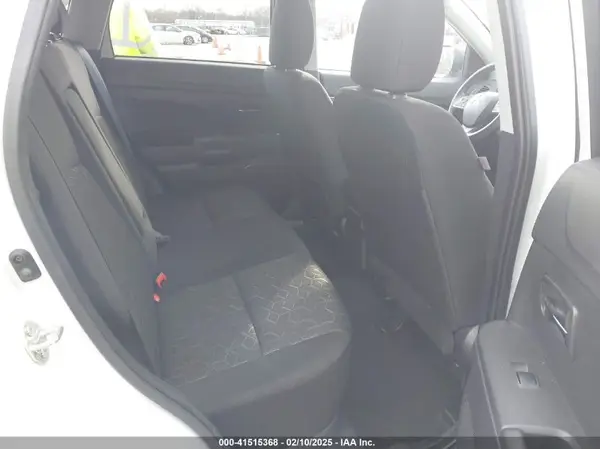 JA4ARUAU0PU004579 2023 MITSUBISHI OUTLANDER - Image 8