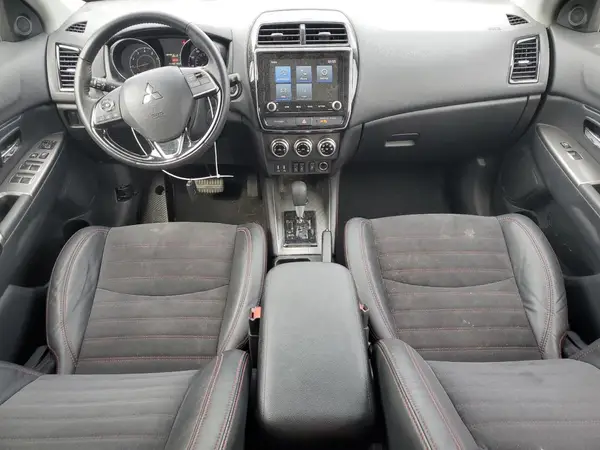 JA4ARUAU0PU012388 2023 MITSUBISHI OUTLANDER - Image 8