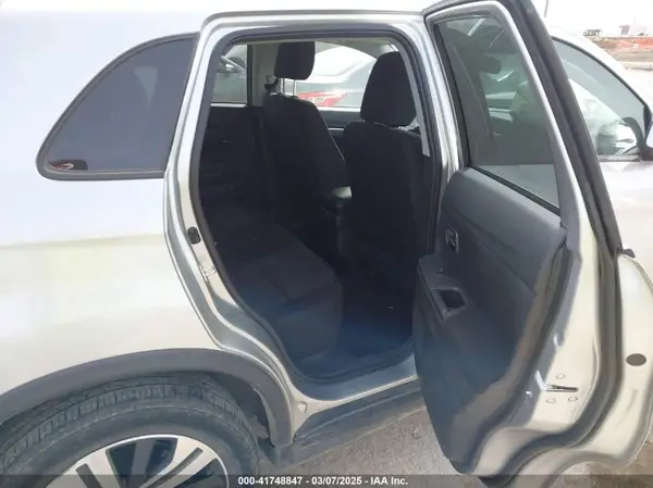 JA4ARUAU0PU016926 2023 MITSUBISHI OUTLANDER - Image 8