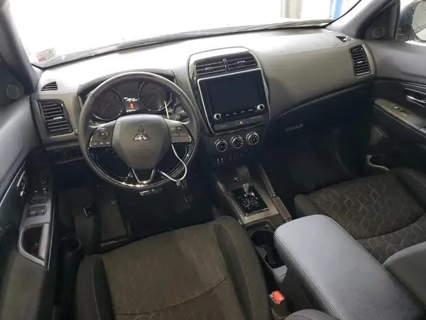 JA4ARUAU0RU004987 2024 MITSUBISHI OUTLANDER - Image 8