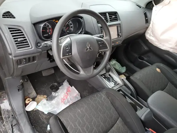 JA4ARUAU0RU009557 2024 MITSUBISHI OUTLANDER - Image 8