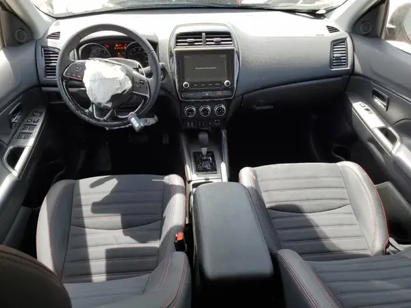 JA4ARUAU0RU012359 2024 MITSUBISHI OUTLANDER - Image 8