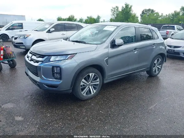 JA4ARUAU0RU014791 2024 MITSUBISHI OUTLANDER - Image 2