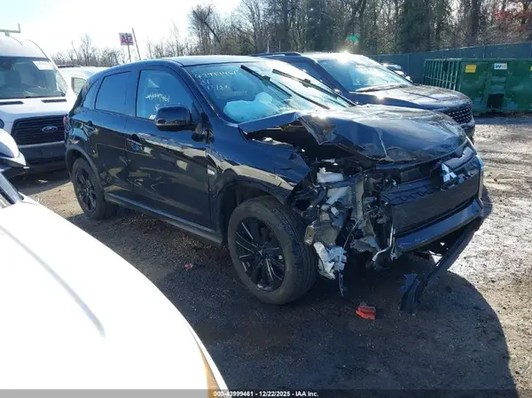 JA4ARUAU0RU017948 2024 MITSUBISHI OUTLANDER - Image 1