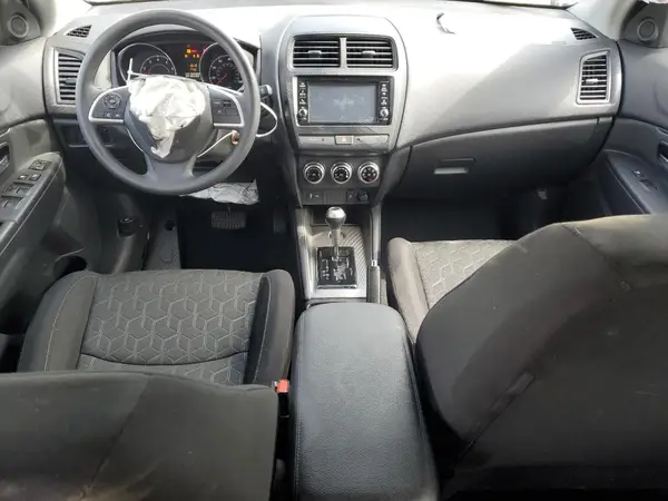 JA4ARUAU0RU023605 2024 MITSUBISHI OUTLANDER - Image 8