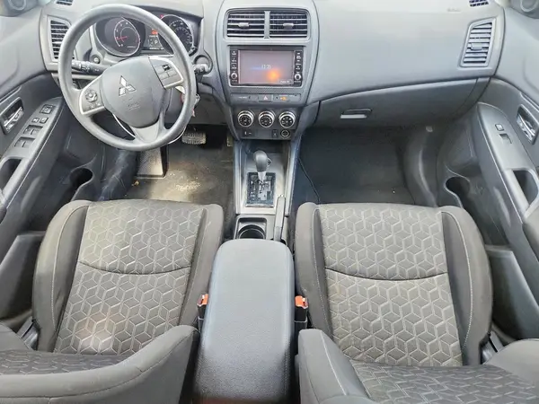 JA4ARUAU0RU026097 2024 MITSUBISHI OUTLANDER - Image 8