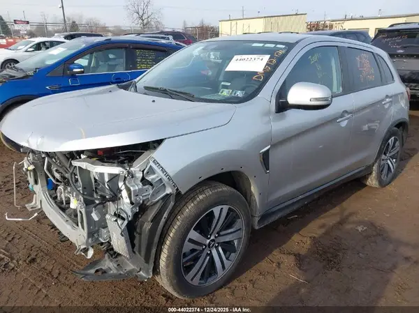 2025 MITSUBISHI OUTLANDER IAAI lot 44022374 auction photo 2