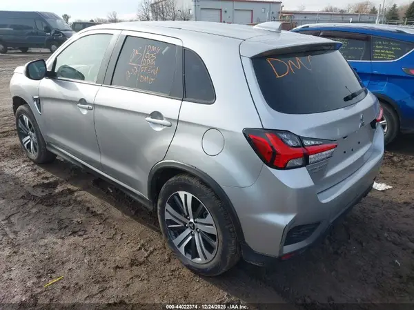 2025 MITSUBISHI OUTLANDER IAAI lot 44022374 auction photo 3