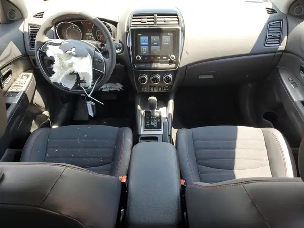 JA4ARUAU0SU002128 2025 MITSUBISHI OUTLANDER - Image 8