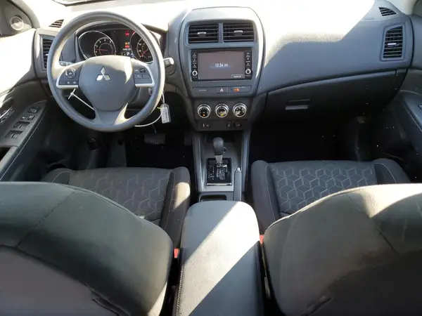 JA4ARUAU0SU002467 2025 MITSUBISHI OUTLANDER - Image 8