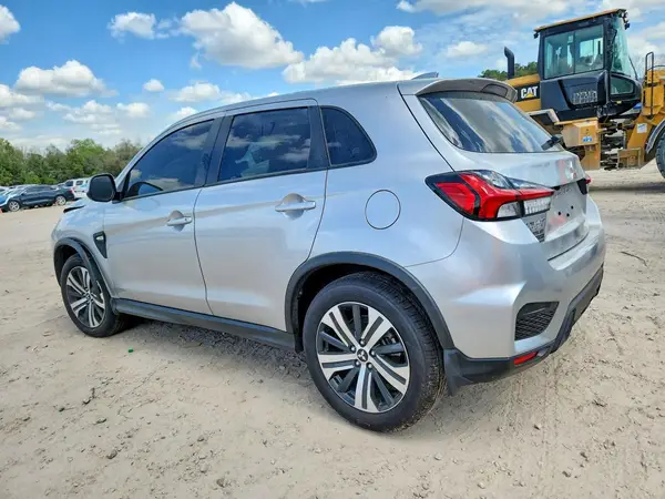 JA4ARUAU0SU012478 2025 MITSUBISHI OUTLANDER - Image 2