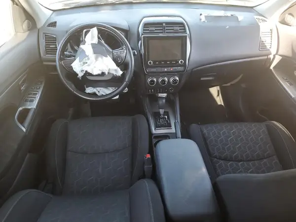 JA4ARUAU1MU015019 2021 MITSUBISHI OUTLANDER - Image 8