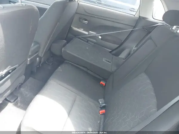 JA4ARUAU1MU015389 2021 MITSUBISHI OUTLANDER - Image 8