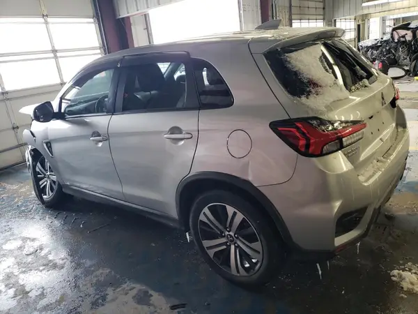 JA4ARUAU1MU015957 2021 MITSUBISHI OUTLANDER - Image 2