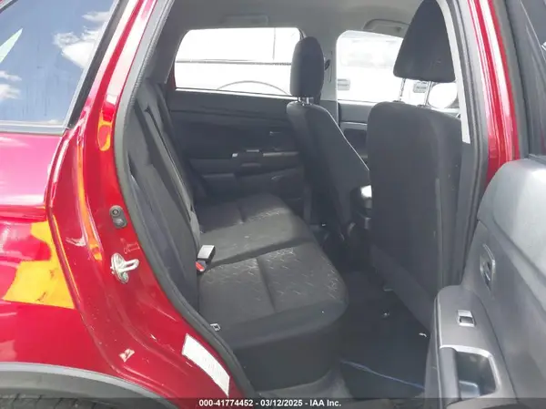 JA4ARUAU1MU023525 2021 MITSUBISHI OUTLANDER - Image 8
