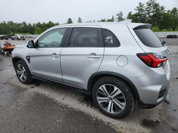 JA4ARUAU1MU030555 2021 MITSUBISHI OUTLANDER - Image 2
