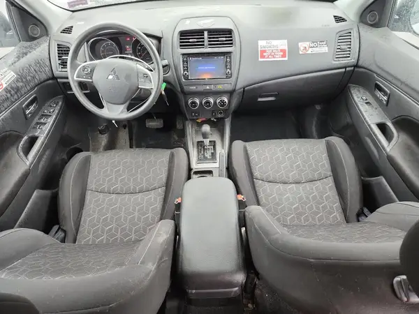JA4ARUAU1MU030555 2021 MITSUBISHI OUTLANDER - Image 8