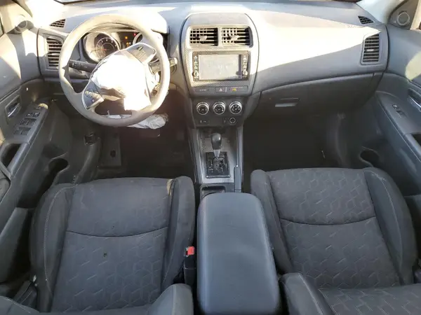 JA4ARUAU1NU023848 2022 MITSUBISHI OUTLANDER - Image 8