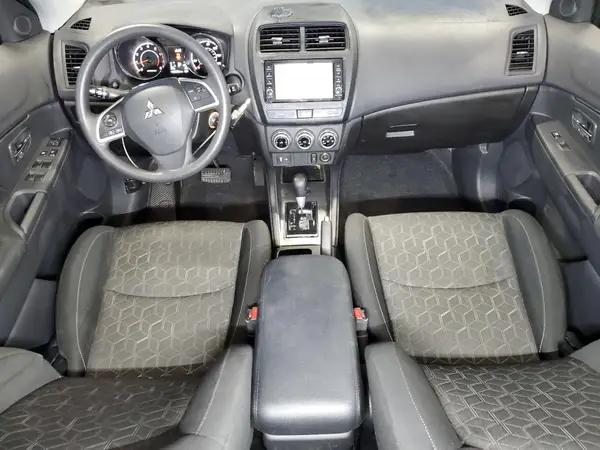 JA4ARUAU1PU006017 2023 MITSUBISHI OUTLANDER - Image 8