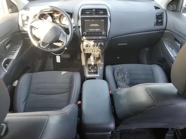 JA4ARUAU1PU007328 2023 MITSUBISHI OUTLANDER - Image 8
