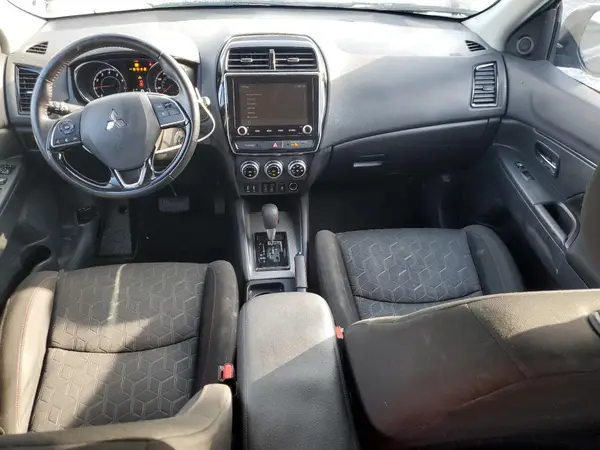 JA4ARUAU1PU007720 2023 MITSUBISHI OUTLANDER - Image 8