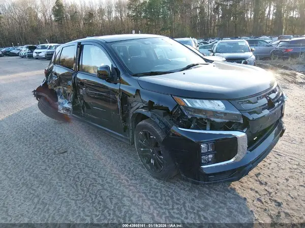JA4ARUAU1PU013727 2023 MITSUBISHI OUTLANDER - Image 1
