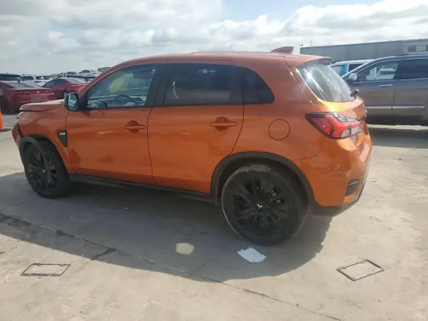 JA4ARUAU1PU015087 2023 MITSUBISHI OUTLANDER - Image 2