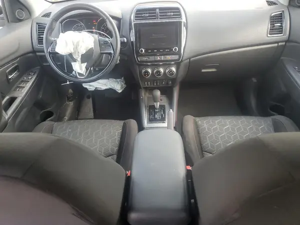JA4ARUAU1PU015087 2023 MITSUBISHI OUTLANDER - Image 8