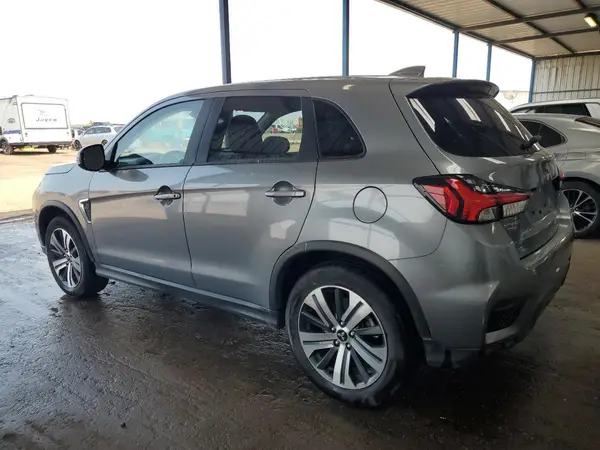 JA4ARUAU1RU004951 2024 MITSUBISHI OUTLANDER - Image 2