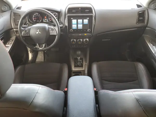 JA4ARUAU1RU004951 2024 MITSUBISHI OUTLANDER - Image 8