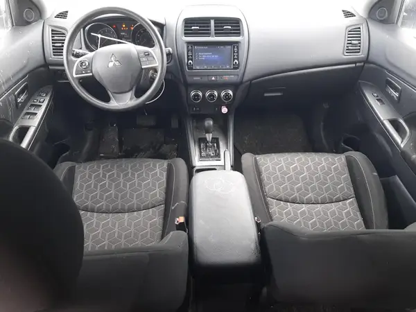JA4ARUAU1RU010748 2024 MITSUBISHI OUTLANDER - Image 8