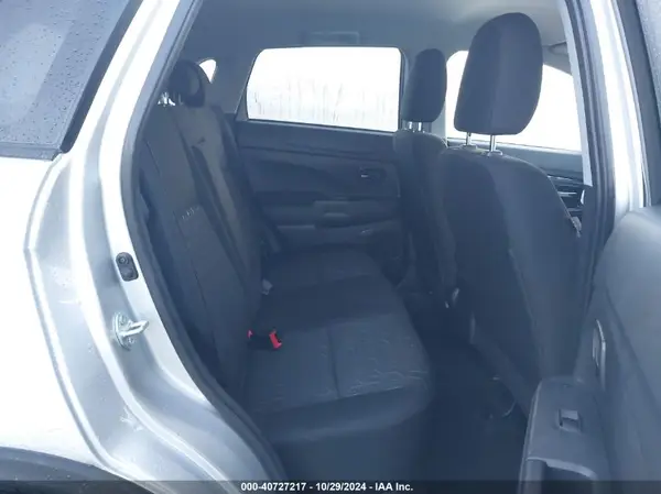 JA4ARUAU1RU012841 2024 MITSUBISHI OUTLANDER - Image 8