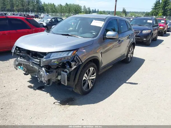 JA4ARUAU1RU018896 2024 MITSUBISHI OUTLANDER - Image 2