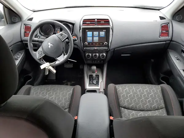 JA4ARUAU1RU020390 2024 MITSUBISHI OUTLANDER - Image 8