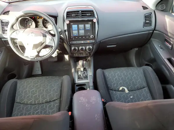 JA4ARUAU1RU026027 2024 MITSUBISHI OUTLANDER - Image 8