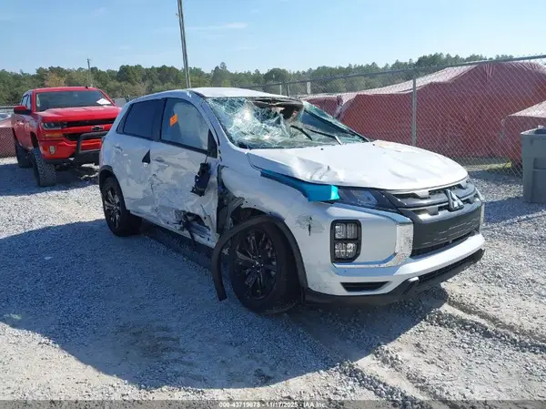 JA4ARUAU1SU005989 2025 MITSUBISHI OUTLANDER - Image 1
