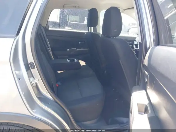 JA4ARUAU2MU013554 2021 MITSUBISHI OUTLANDER - Image 8