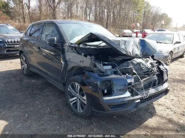 JA4ARUAU2MU018656 2021 MITSUBISHI OUTLANDER - Image 1