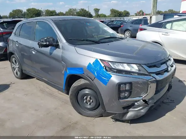 JA4ARUAU2MU025381 2021 MITSUBISHI OUTLANDER - Image 1