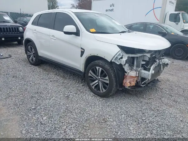 JA4ARUAU2MU031598 2021 MITSUBISHI OUTLANDER - Image 1