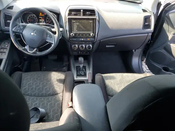 JA4ARUAU2NU002250 2022 MITSUBISHI OUTLANDER - Image 8