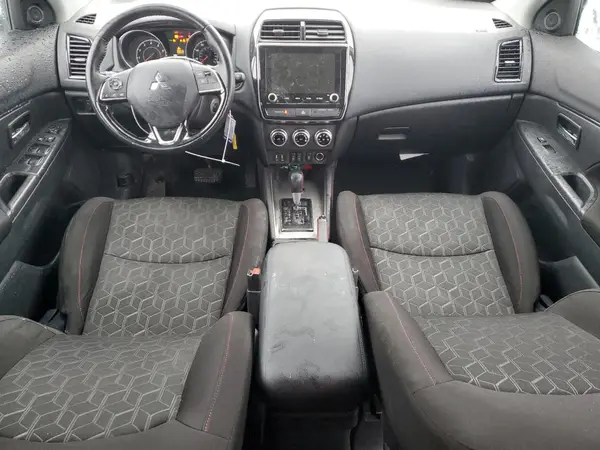 JA4ARUAU2NU015421 2022 MITSUBISHI OUTLANDER - Image 8