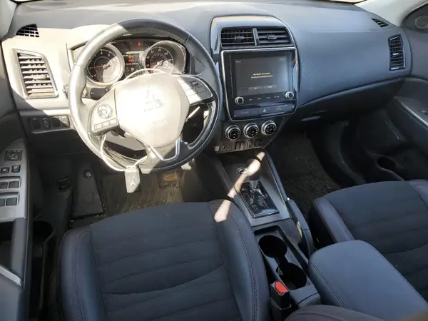 JA4ARUAU2NU019498 2022 MITSUBISHI OUTLANDER - Image 8