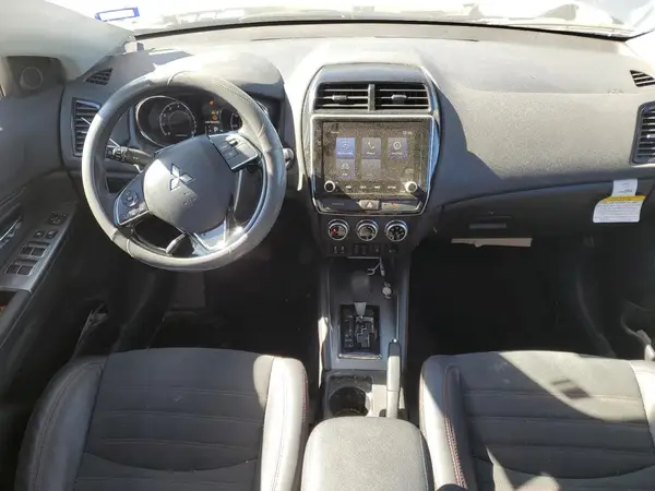 JA4ARUAU2PU003742 2023 MITSUBISHI OUTLANDER - Image 8