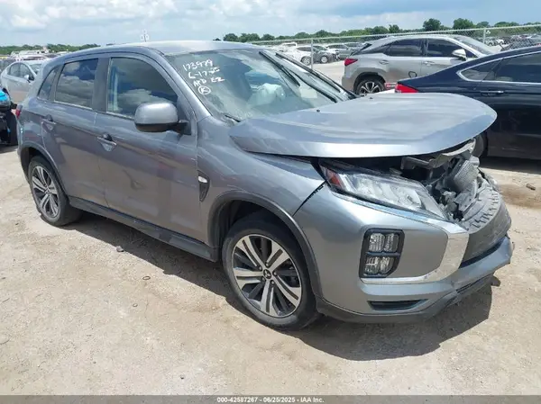 JA4ARUAU2PU003823 2023 MITSUBISHI OUTLANDER - Image 1